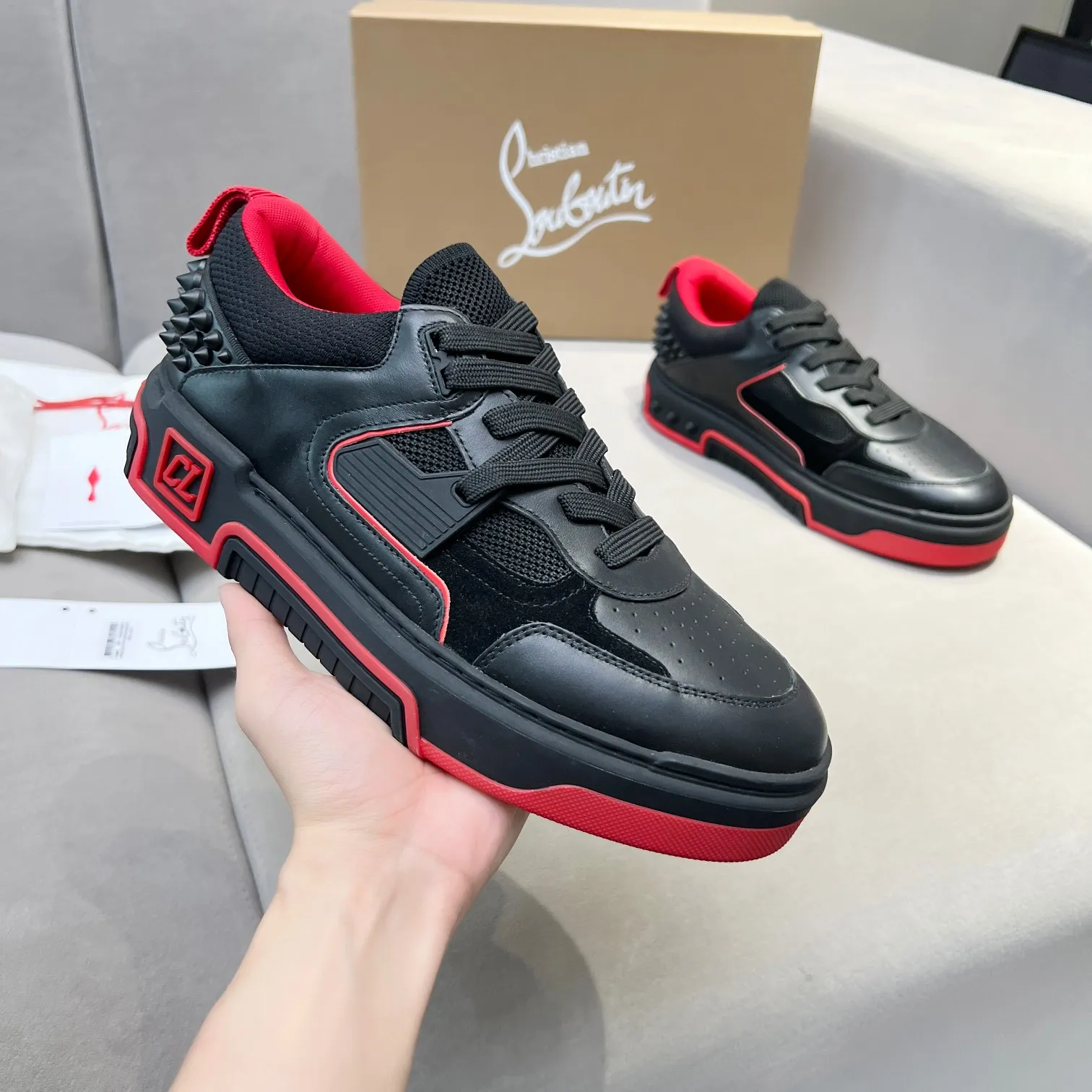 Men's shoes 💰700 🌹🌹🌹̋ Wang Junkai Yang Mi Xu Kai Zhang Jingyi Ding Chengxin Chen Muchi Wang Ziyi Same style Christian Louboutin 2024 [New product] ASTROLOUBI unisex thick-soled sports shoes red-soled shoes perfectly integrate fashion and sports, The fabrics are made of luxurious calfskin, soft suede, smooth satin and laminated leather, and the back is decorated with classic rivets. The interior is blended with a knitted tongue for added durability, breathability and quick-drying comfort. The outsole is made of a combination of EVA foam and imported rubber, and the colorful CL iconic letters on the side of the outsole show the brand's unique style. It is a ceiling-level comfortable skate shoe! ! ! Multiple colors available, women’s size 35--40, men’s size 39--45
